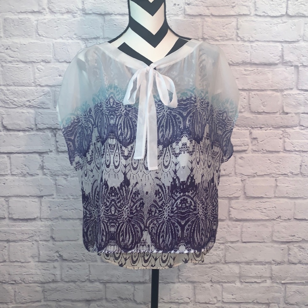 CAbi Patterned Sleeveless Blouse